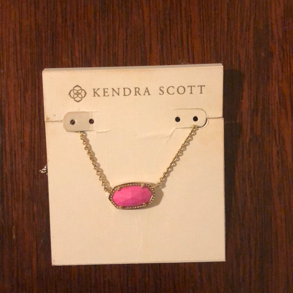 Kendra Scott Elisa Pendant Necklace in Magenta